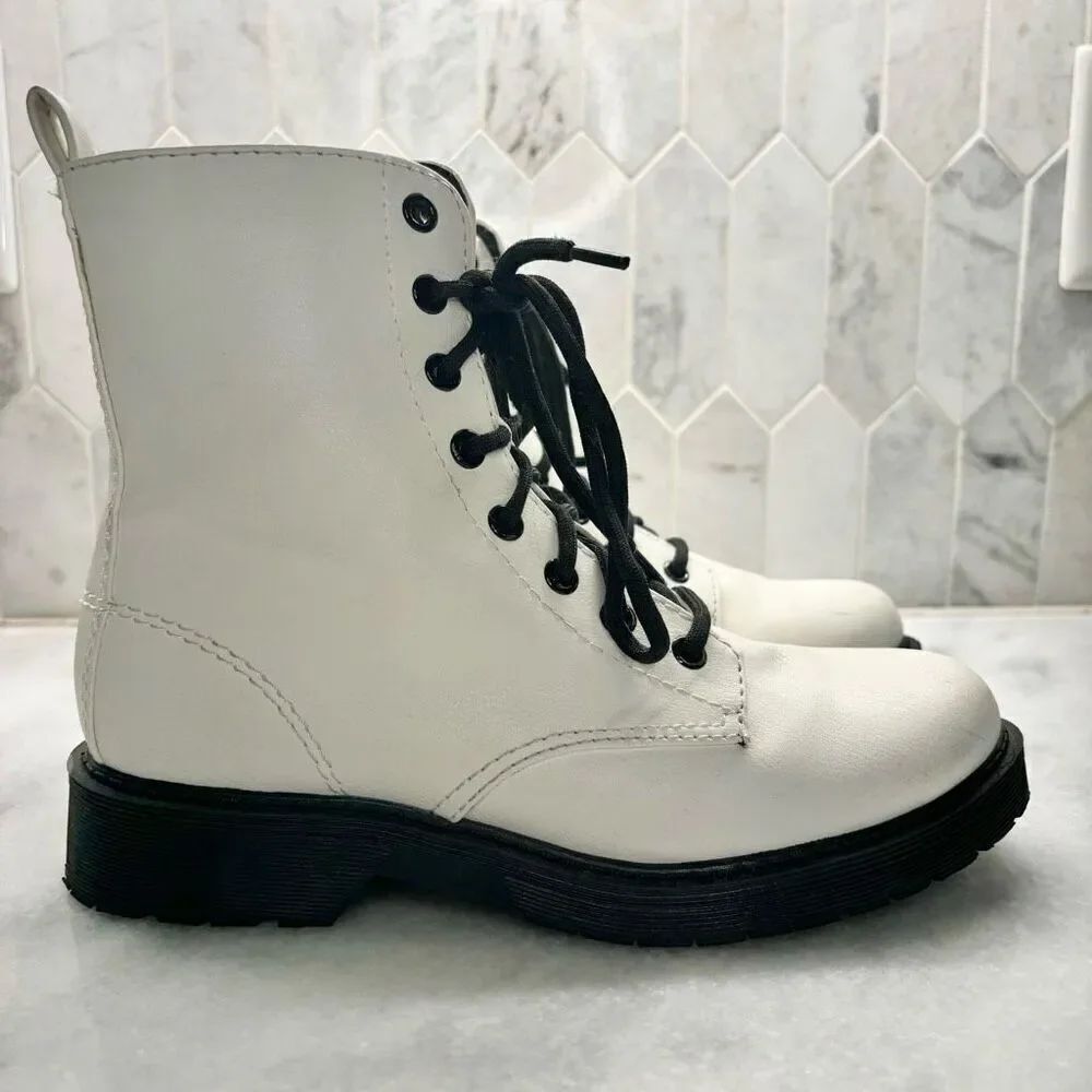Time And Tru Vegan Leather Lace-Up Lug Combat Boots White & Black Size 7